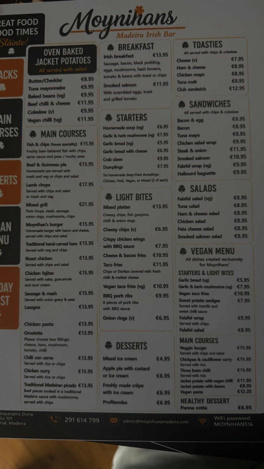 Ementa do Moynihan's Irish Bar, no Funchal, na Madeira, pratos principais, pequeno-almoço irlandês, tostas, sanduíches, saladas e ementa vegan com preços