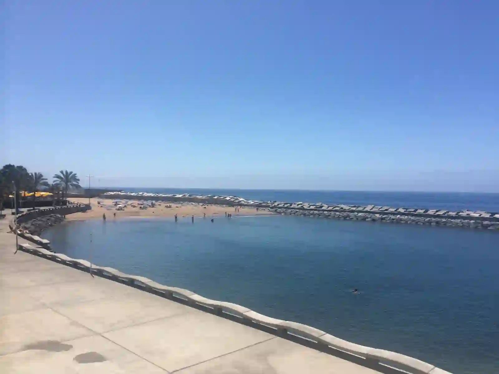 Sheltered swimming bay and sand at Praia da Calheta