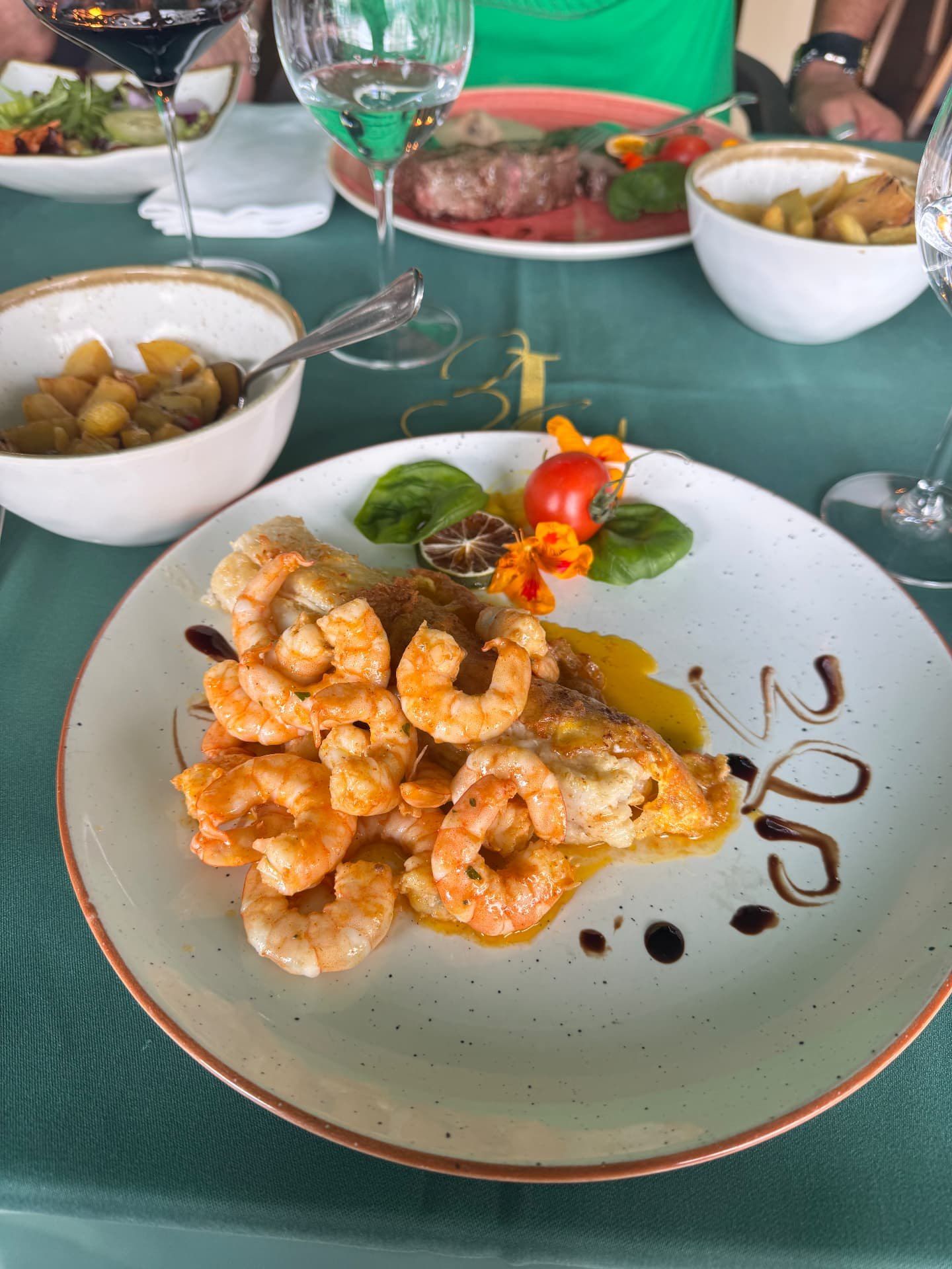 Garlic prawns served over toasted bread at 3 L's Restaurant in Funchal