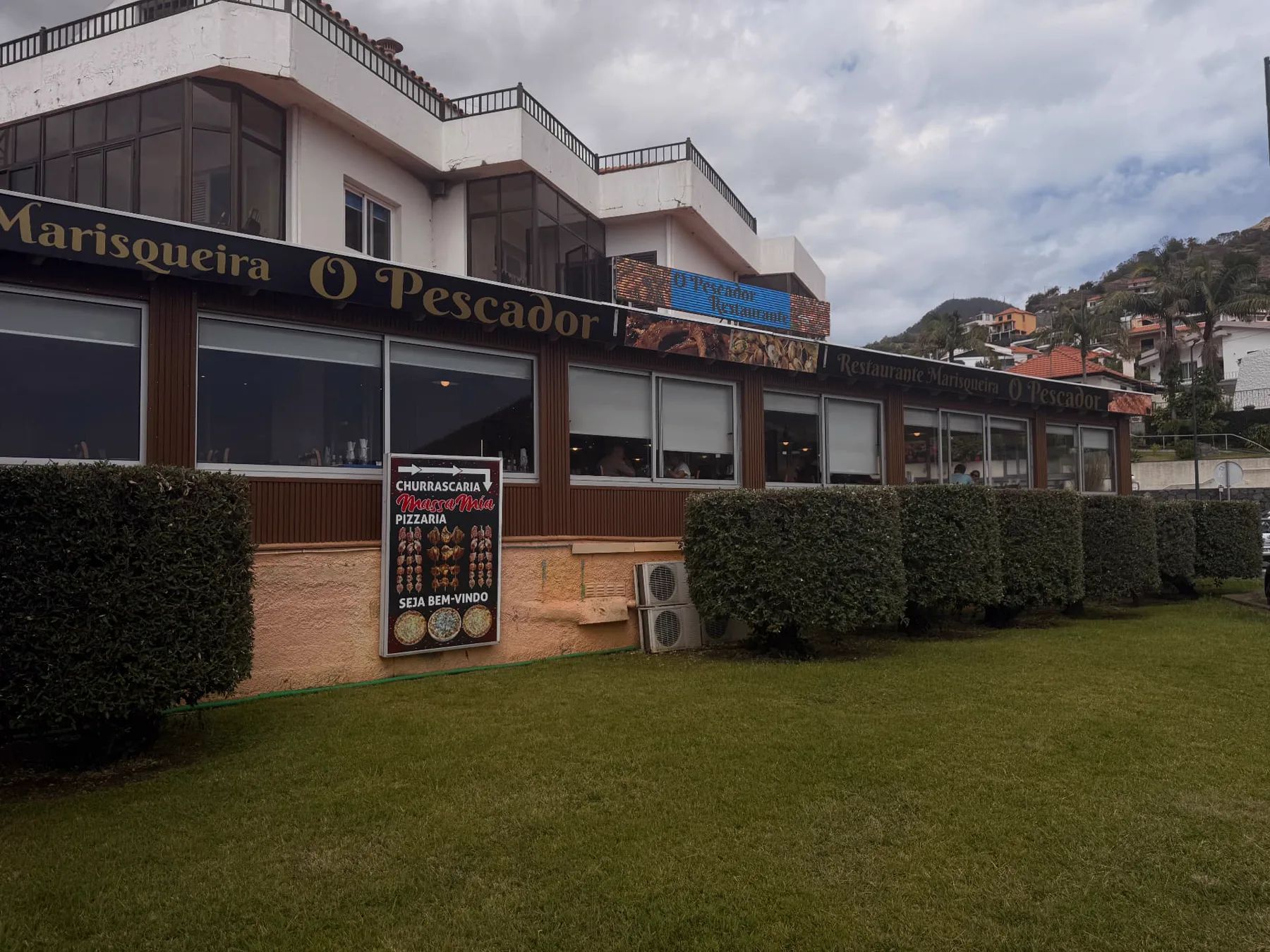 Restaurante Marisqueira O Pescador exterior facing Machico beach