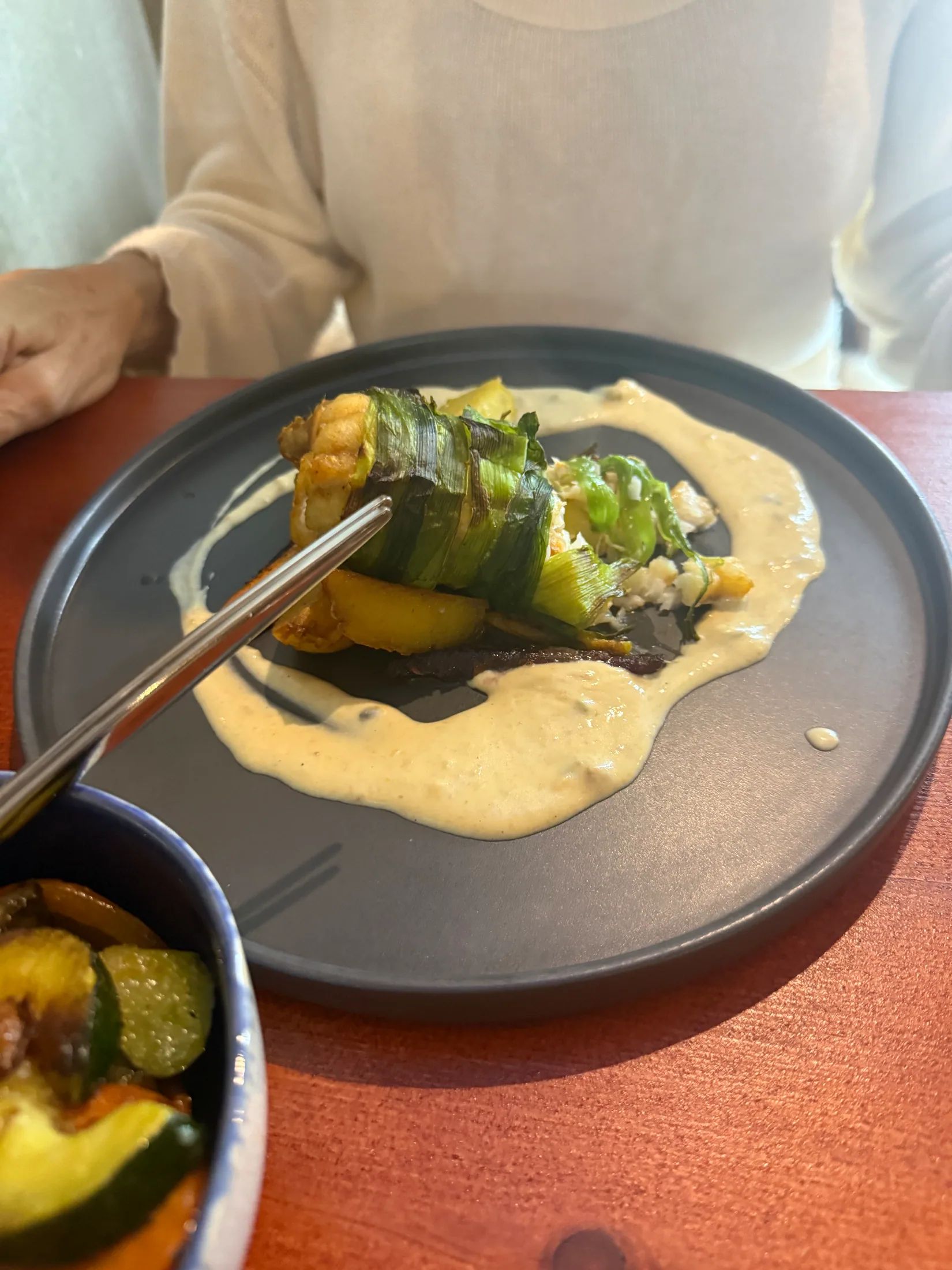 Filete de peixe-espada preto - Espuma de maracujá e banana - Batata salteada