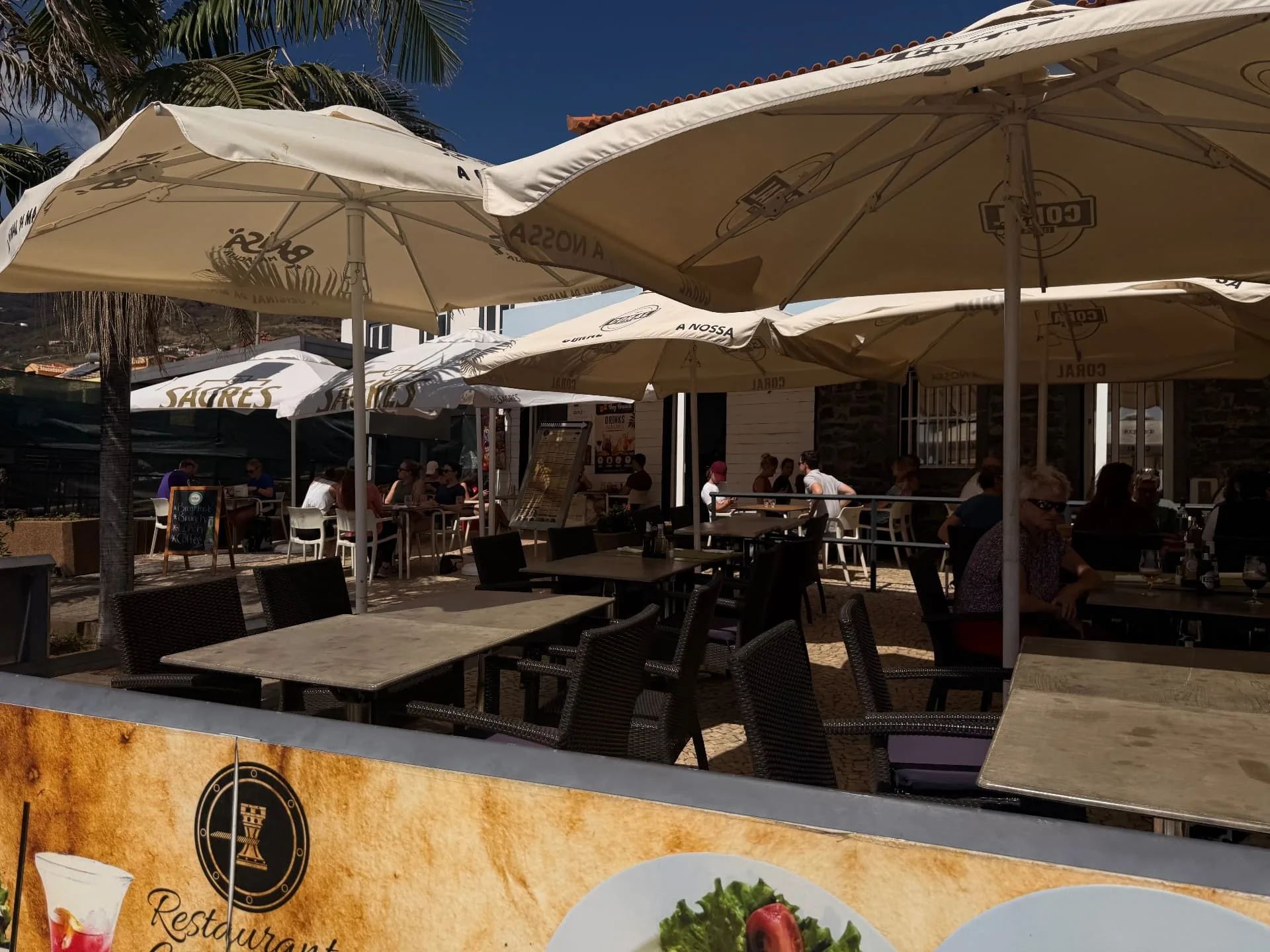 Cabrestante terrace, Caniçal seafront