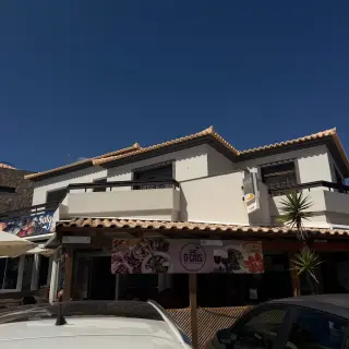 O Cais wine and tapas bar, Caniçal