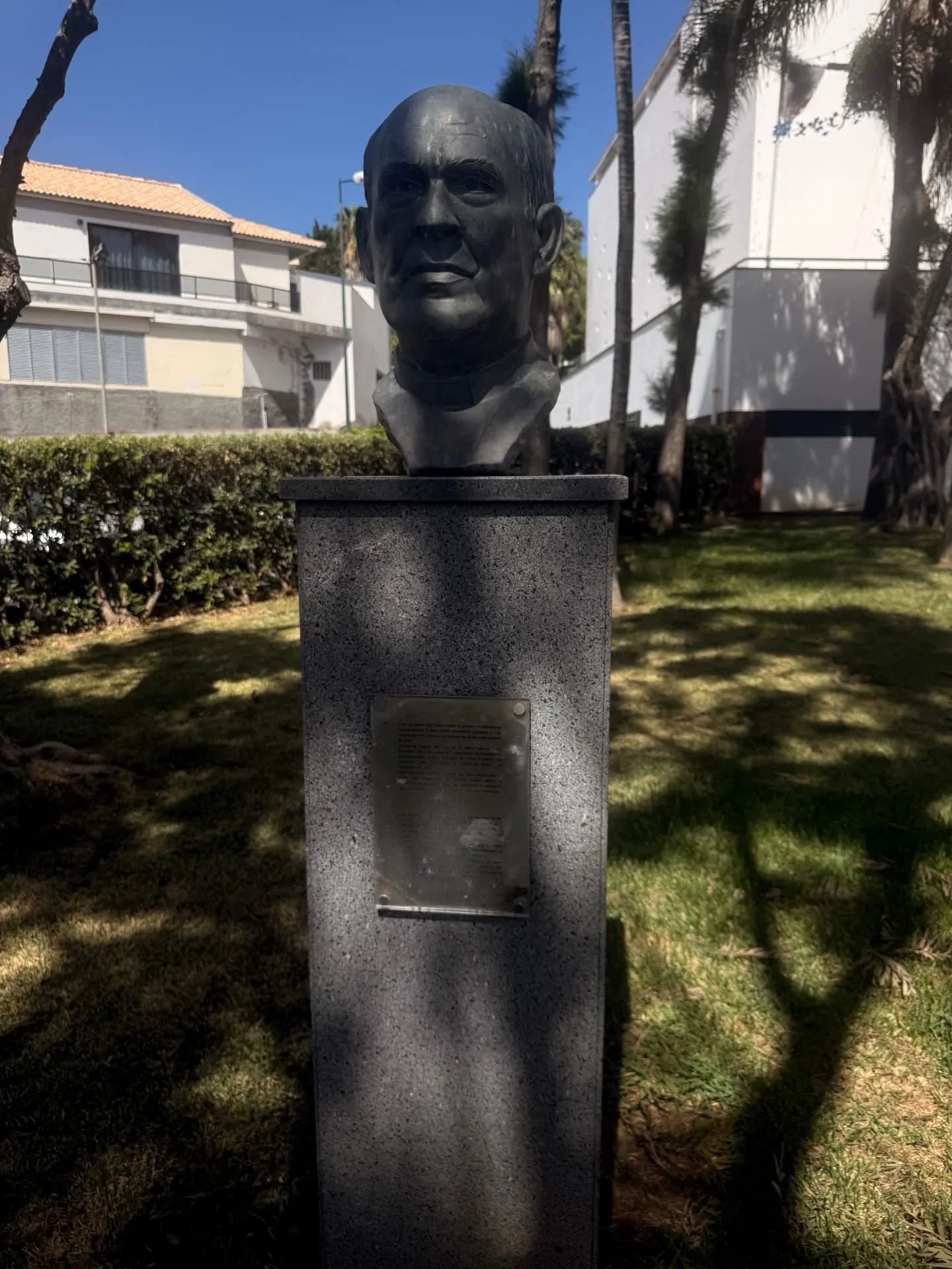 Busto do Padre José Vieira Pereira, Caniçal